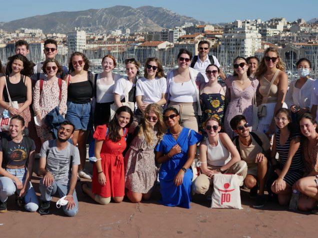 Photo de groupe étudiants lors du stage Immersion en Provence